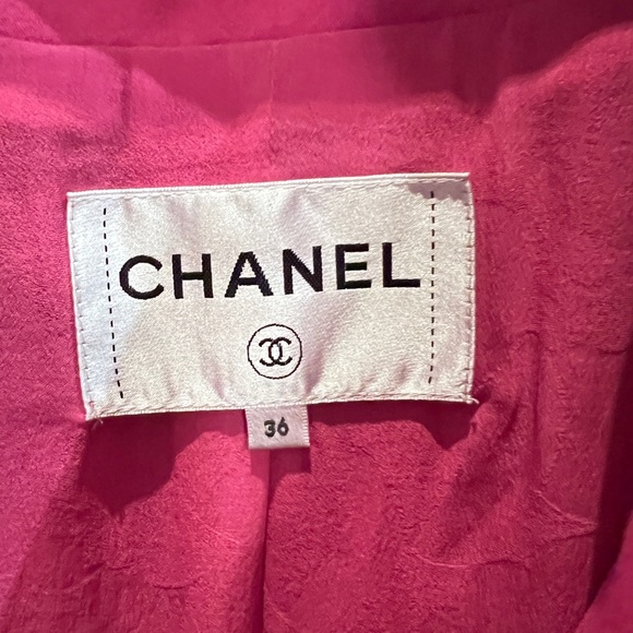 🩷SOLD🩷Authentic Chanel runway jacket - Picture 4 of 4